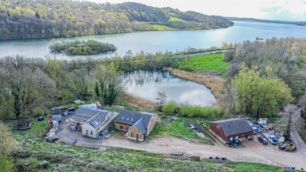 2-bed detached on Holly Lane, Hopton, Derbyshire, £375,000