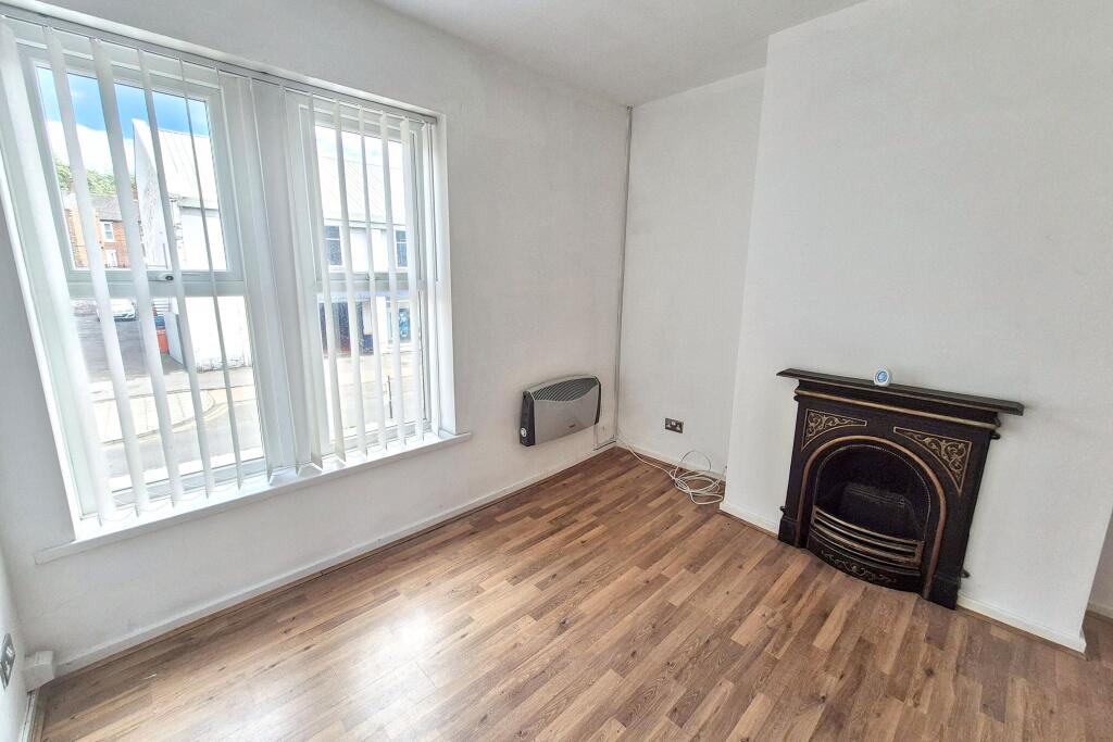 Apartment in Newcastle upon Tyne - View 5