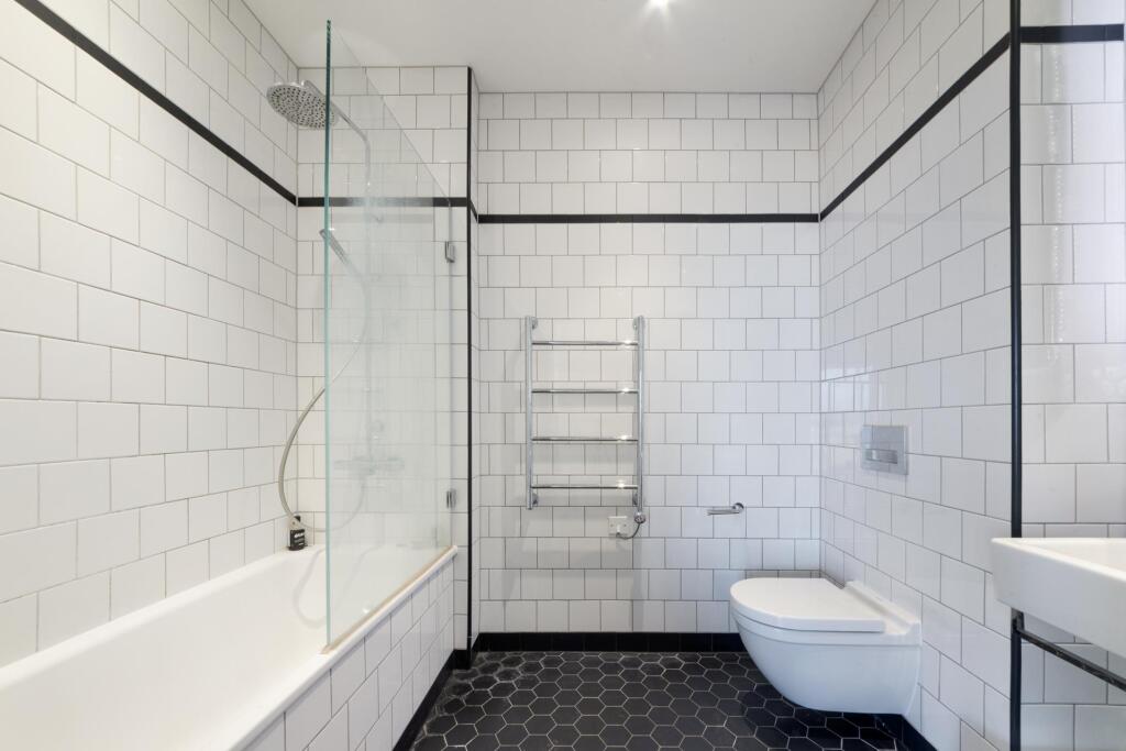 Apartment in London - More