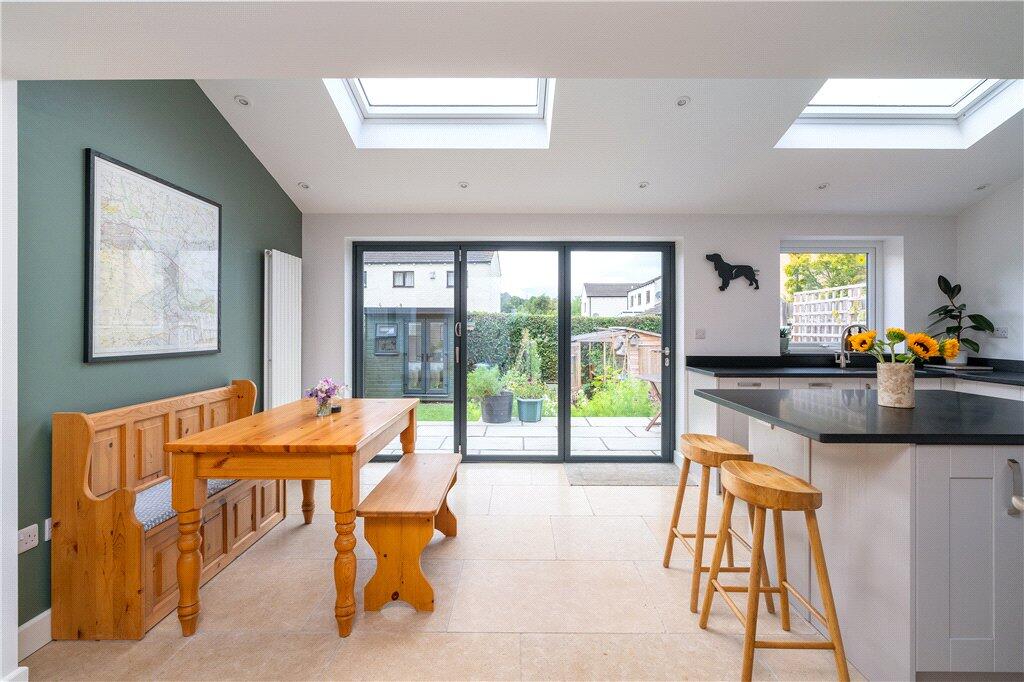 Hall Drive, Burley in Wharfedale, Ilkley, West Yorkshire, LS29 photo 4