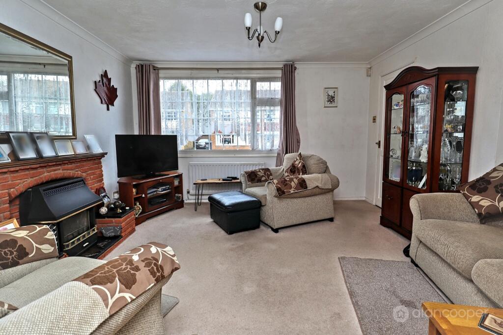 House in Nuneaton and Bedworth, Warwickshire - View 4