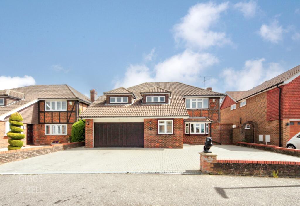 Main image of property: Clinton Avenue, Luton LU27LT
