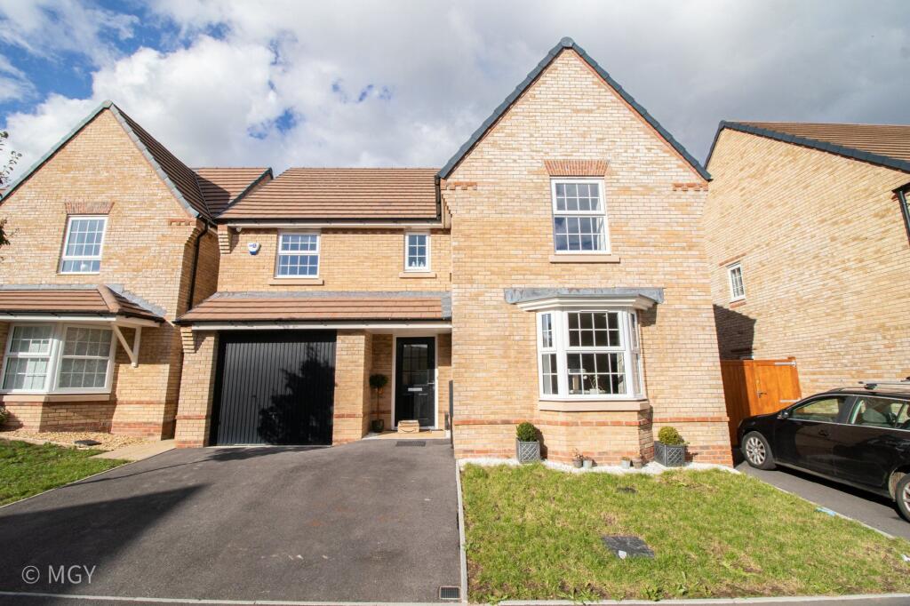 Main image of property: Rhodfa'r Morwydd, Penarth, CF64