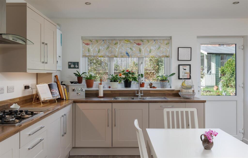 House in Godshill, Isle of Wight - More