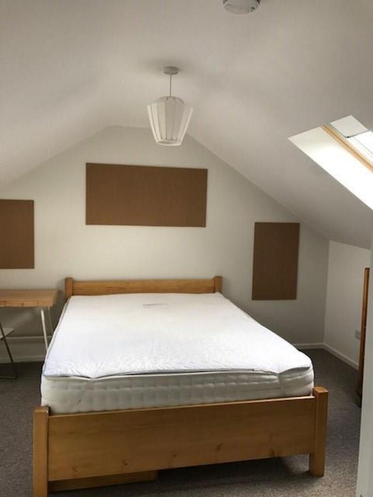 6 bedroom terraced house for rent