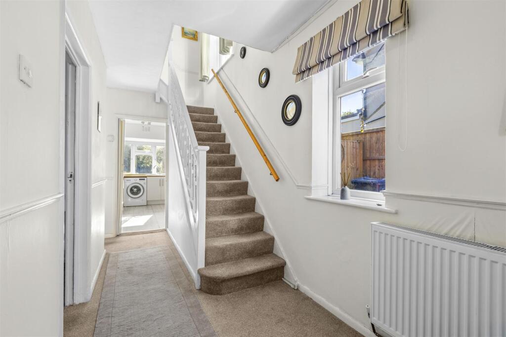 House in Hemel Hempstead - More