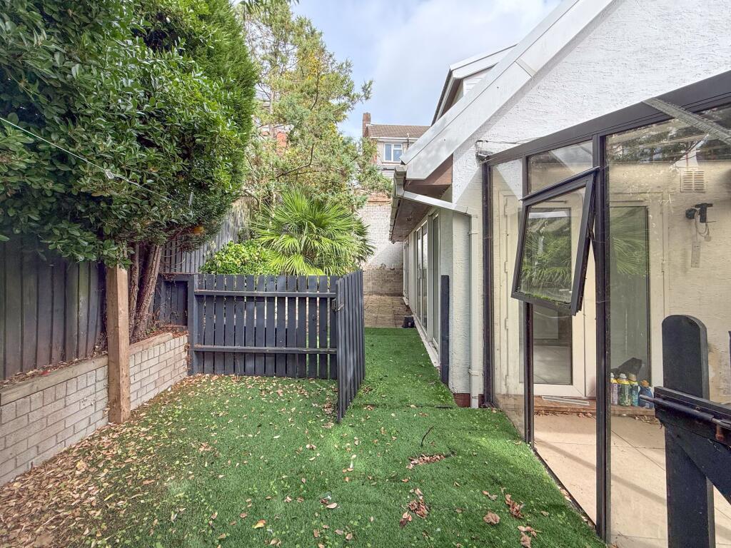 House in Newport - View 4