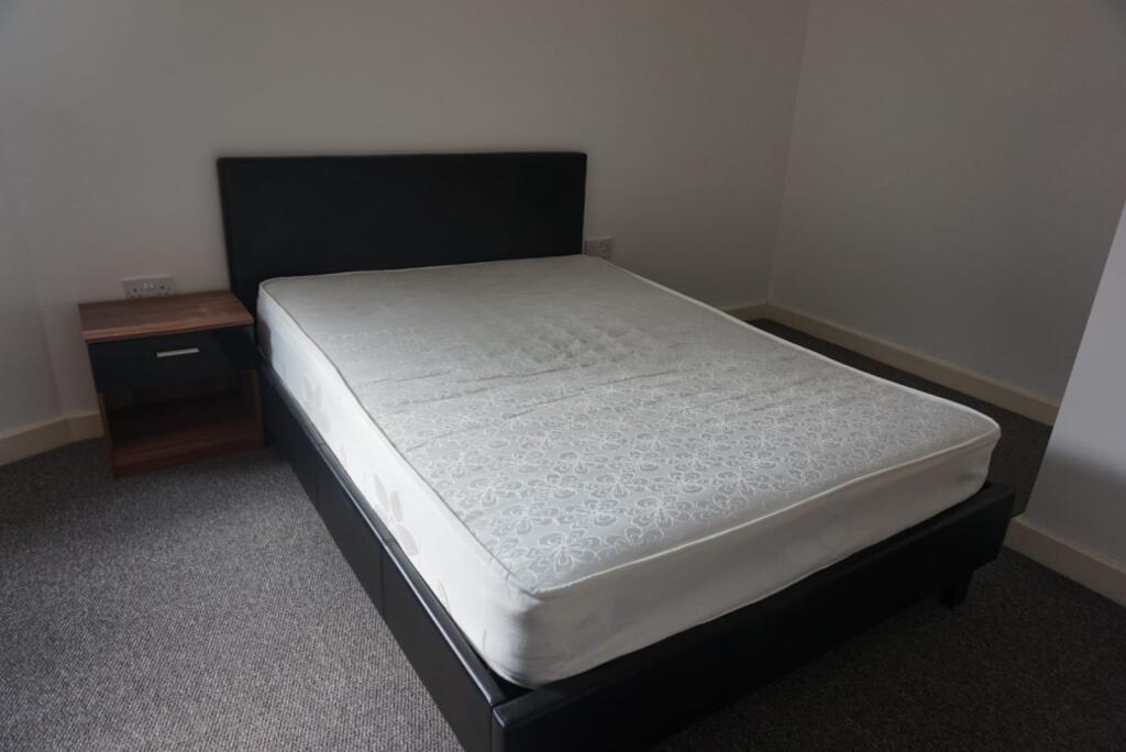 Apartment in Manchester - View 5