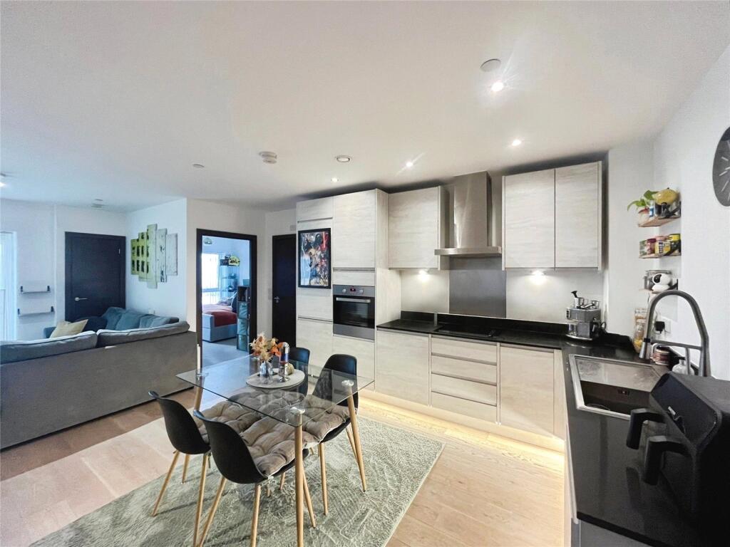 Fairfax Drive, Westcliff-on-Sea, Essex photo 4