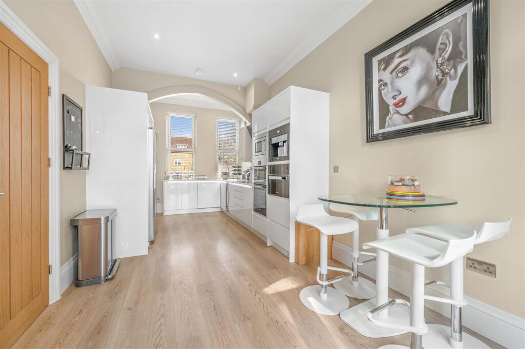 Additional image 5 of Stratford Road, Henley-In-Arden