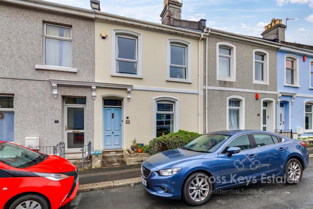 4-bed house on Hotham Place, Millbridge, £260,000