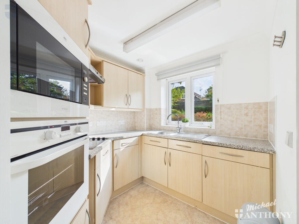 Apartment in Hemel Hempstead - View 4