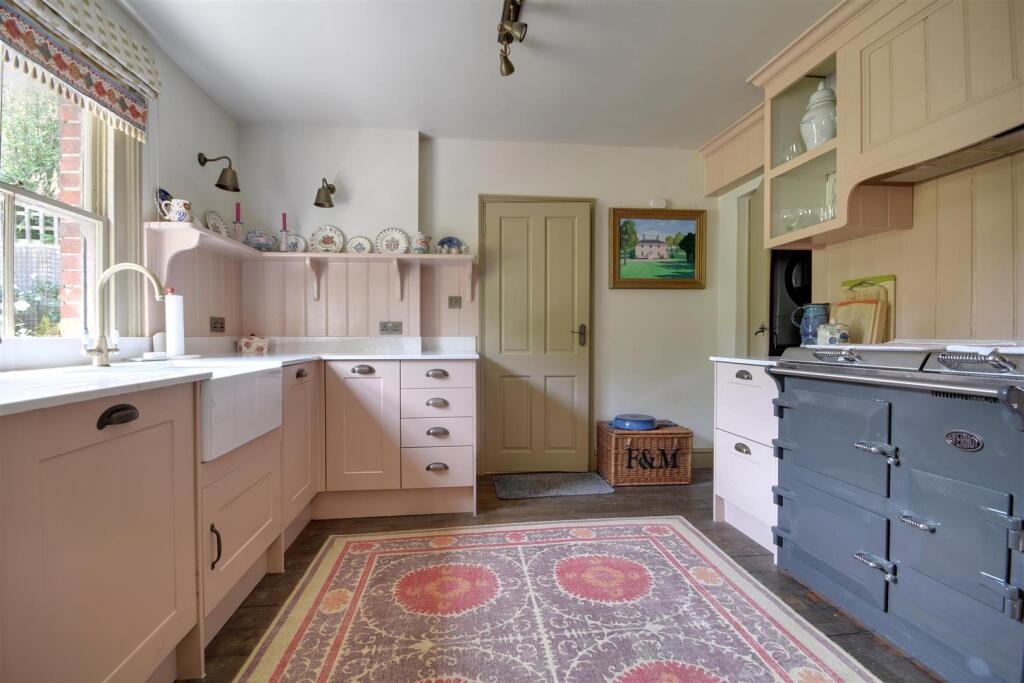 House in Tonbridge - View 4