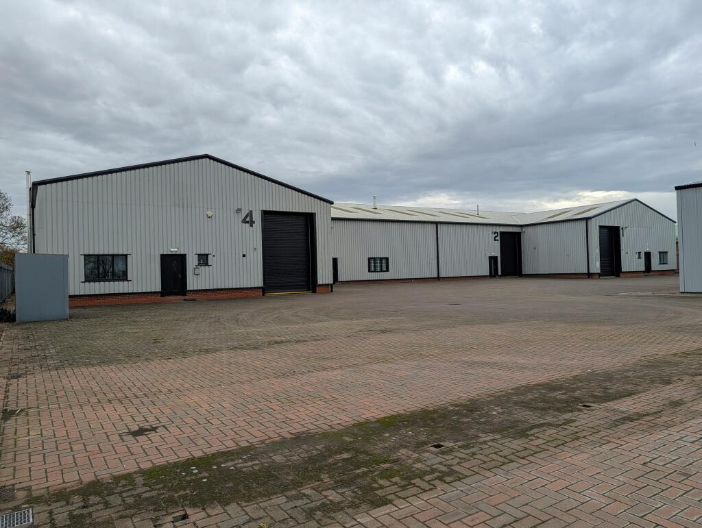 Denham Court Brunel Drive Newark (11).jpg