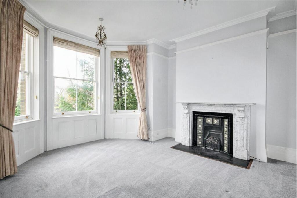 Apartment in Guildford, Surrey - View 2