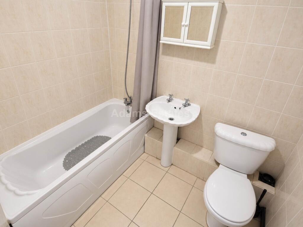 Apartment in Reading - View 3