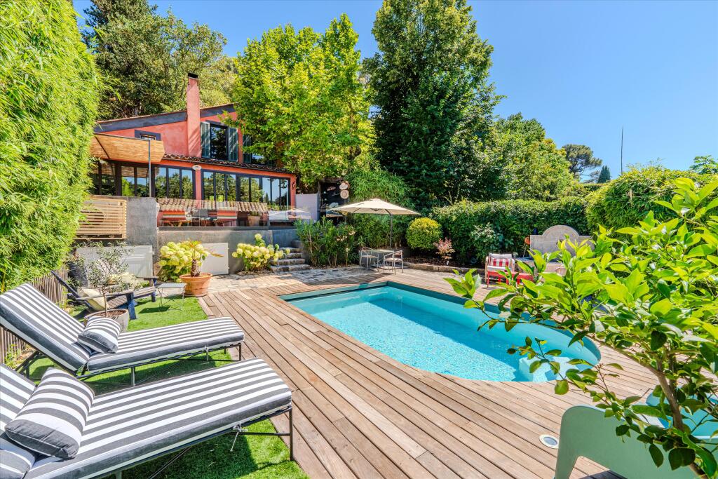 Main image of property: Provence-Alps-Cote d`Azur, Bouches-du-Rhône, Aix-en-Provence