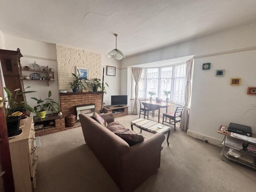 St. Johns Road, Westcliff-On-Sea photo 4