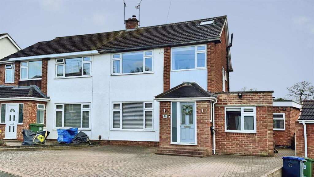 4-bed semi-detached on Brookfield Road, Leamington Spa, £470,000