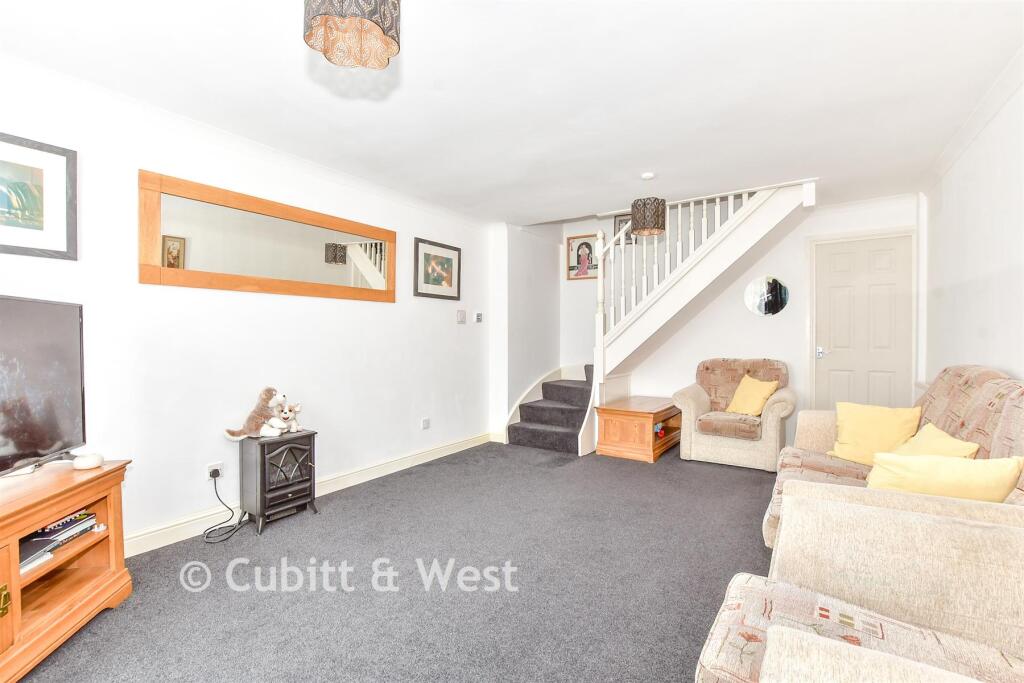 Main image of property: Oberon Close, Waterlooville, Hampshire