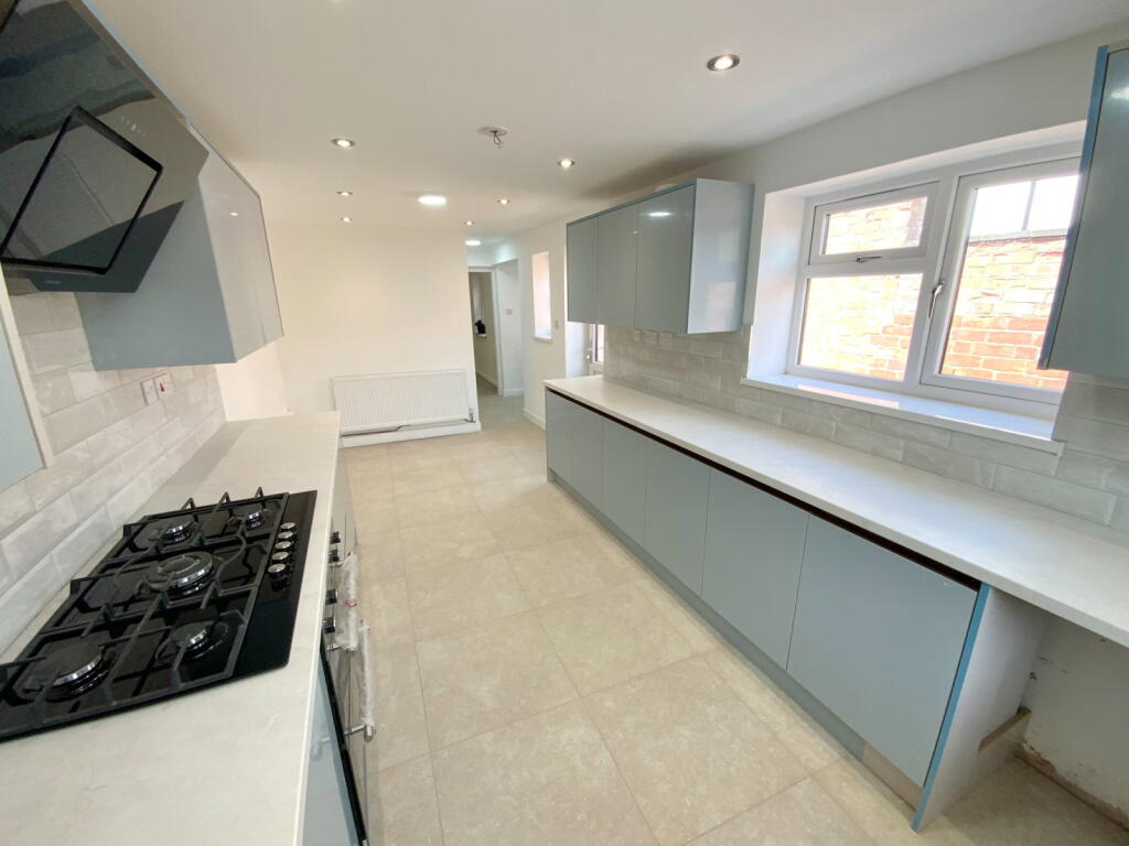 House in Dudley, West Midlands - View 4