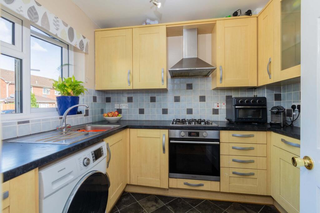 North Town Road, Maidenhead, SL6 - View 3