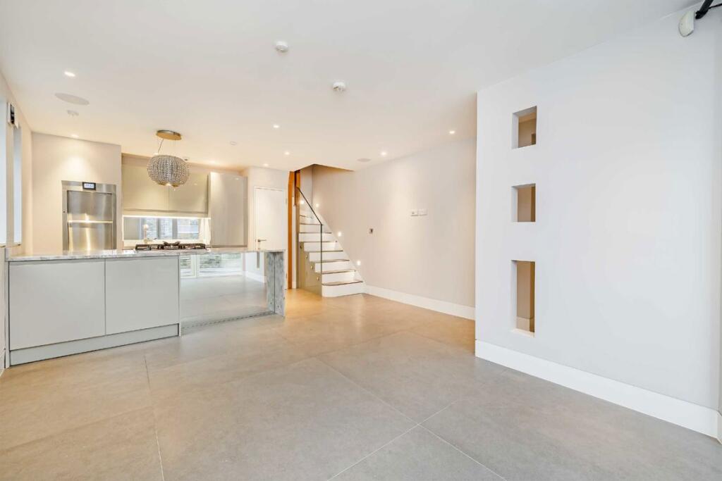 House in London - View 3