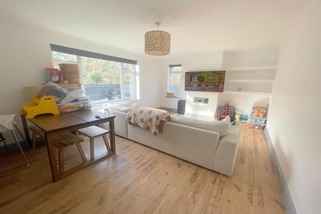 Apartment in Brighton - View 3