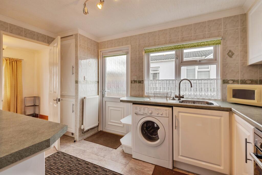 Chester Road, Dunham On The Hill, Frodsham photo 3