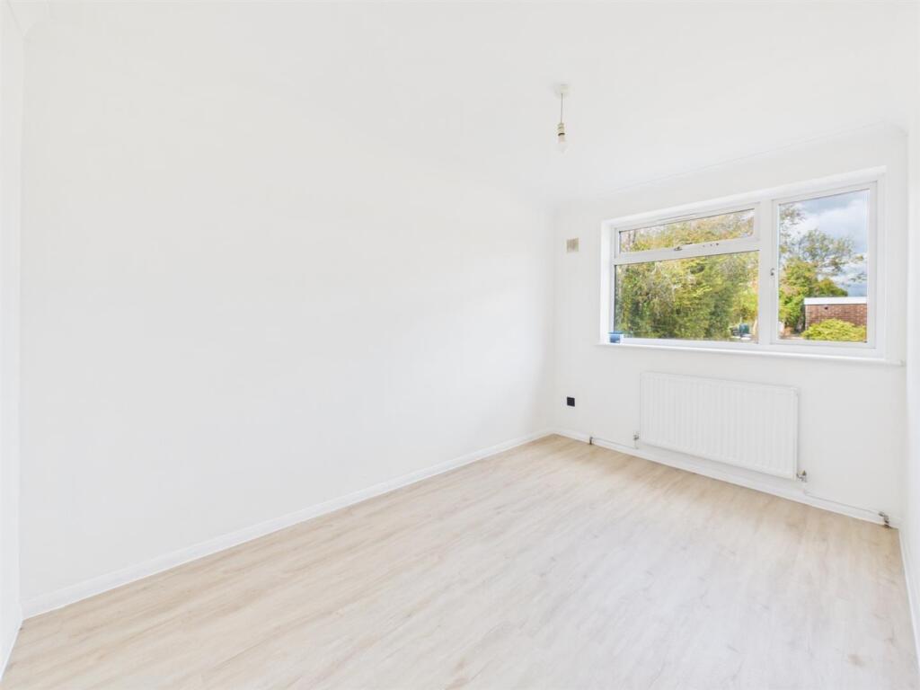Apartment in Harrow - More