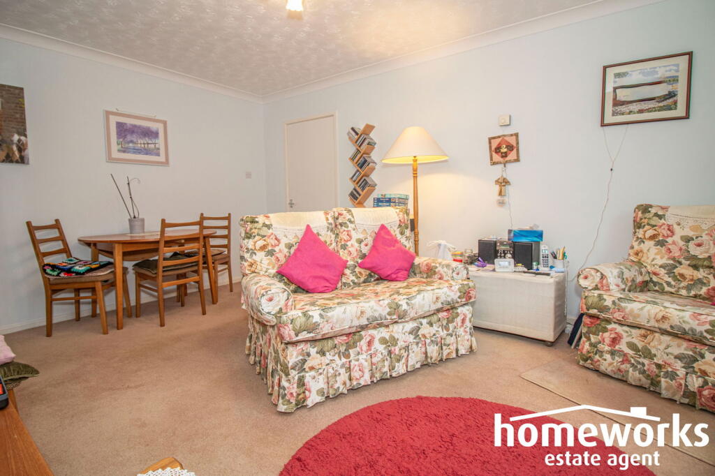 Warren Place, Dereham, NR19 1TH photo 3