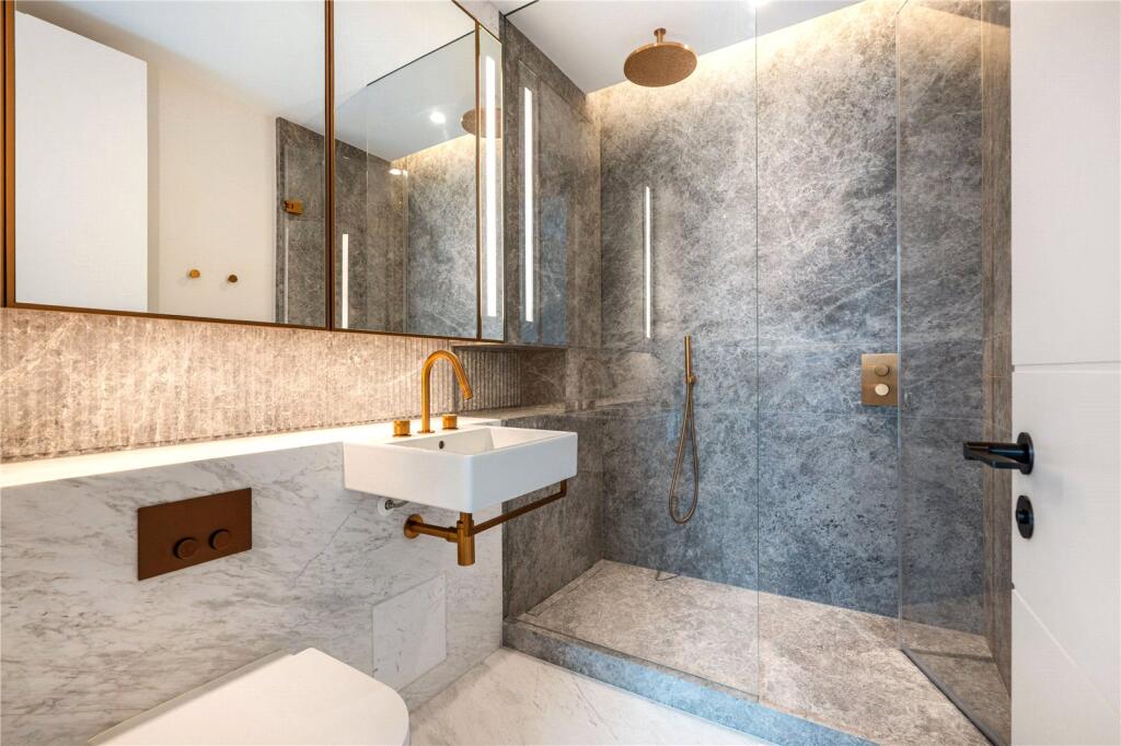 Apartment in London - More