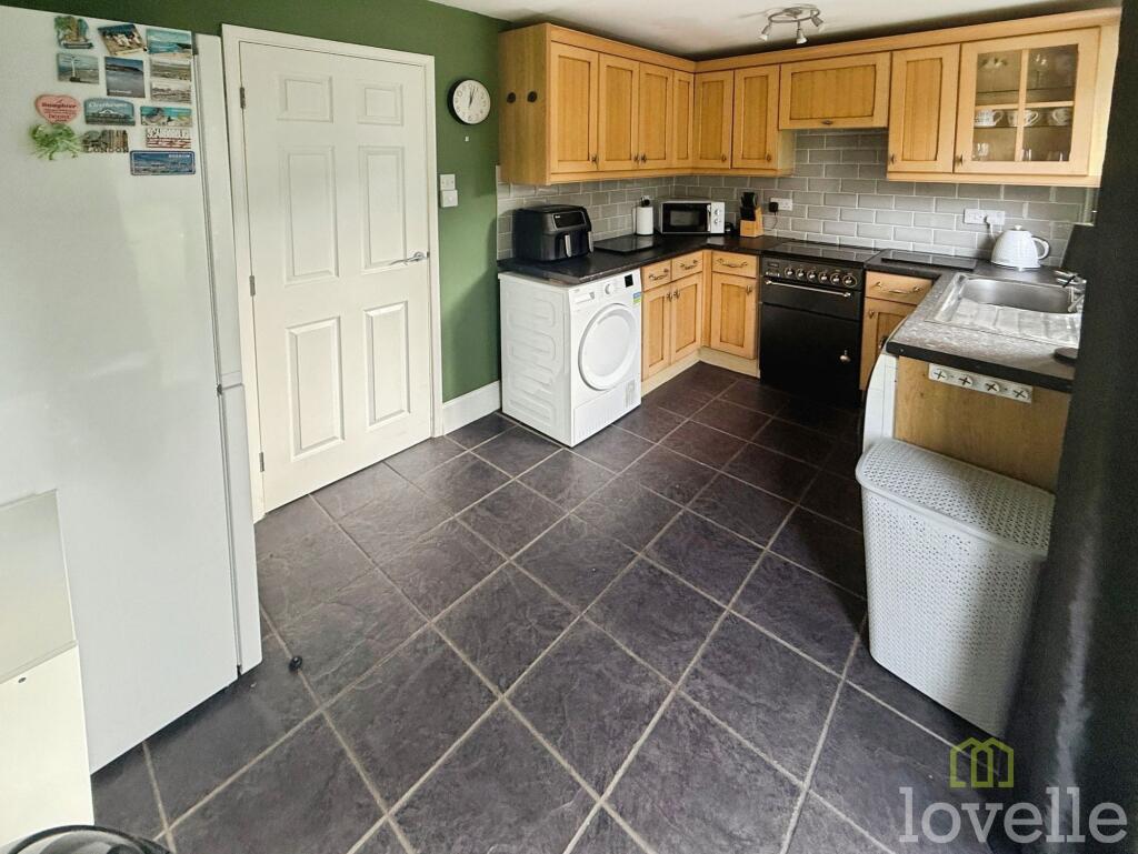 House in Lincoln - View 5