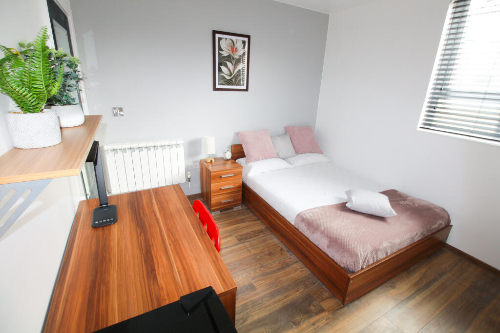 Main image of property: Park View, Bailgate House Block, St. Botolphs Crescent, Lincoln, Lincolnshire, LN5 8AZ, United Kingdom