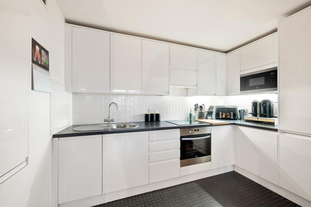 Apartment in London - View 5