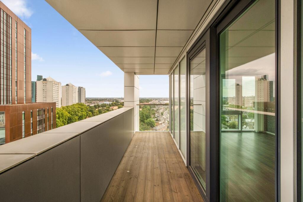 Apartment in London - More