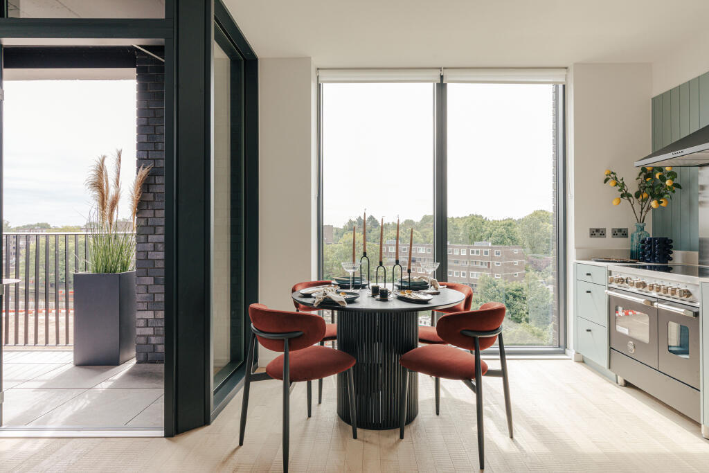 Main image of property: The Brentford Project
116 High Street
Brentford 
TW8 8EW
