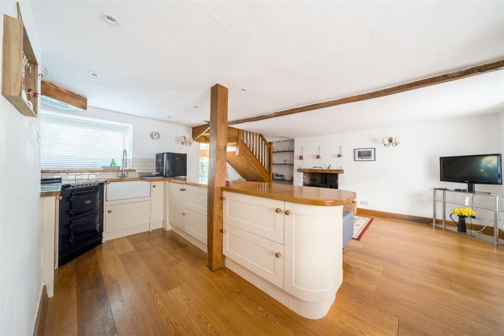 2 The Tanyard, Carhampton, Minehead photo 3