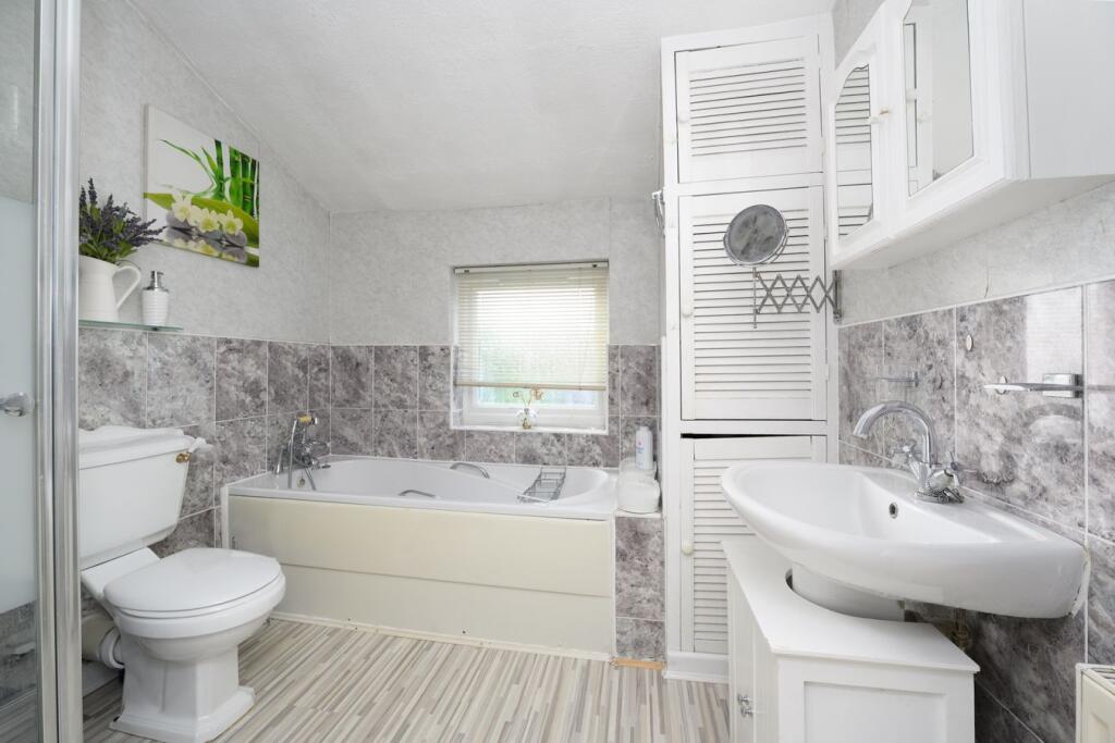 House in Walton-on-Thames, Surrey - View 5