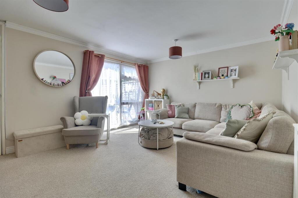 Curlew Gardens, Waterlooville - View 5