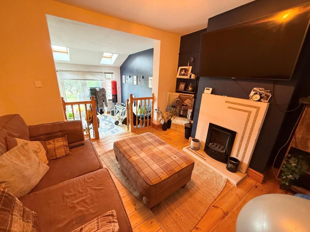 House in Northampton, Spring Park, Kingsthorpe - View 2