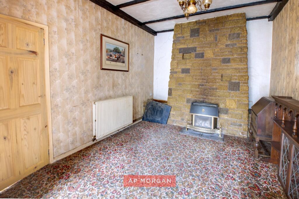 House in Bromsgrove, Bournheath - More