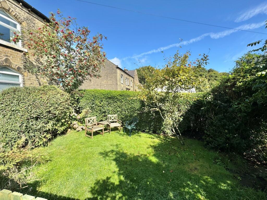 Grasmere Road, Meltham, Holmfirth, West Yorkshire, HD9 photo 3