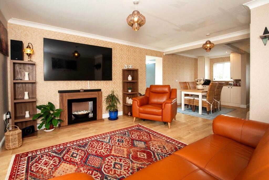 Kingfisher Court, Clayton Heights, BD6 3YS photo 4