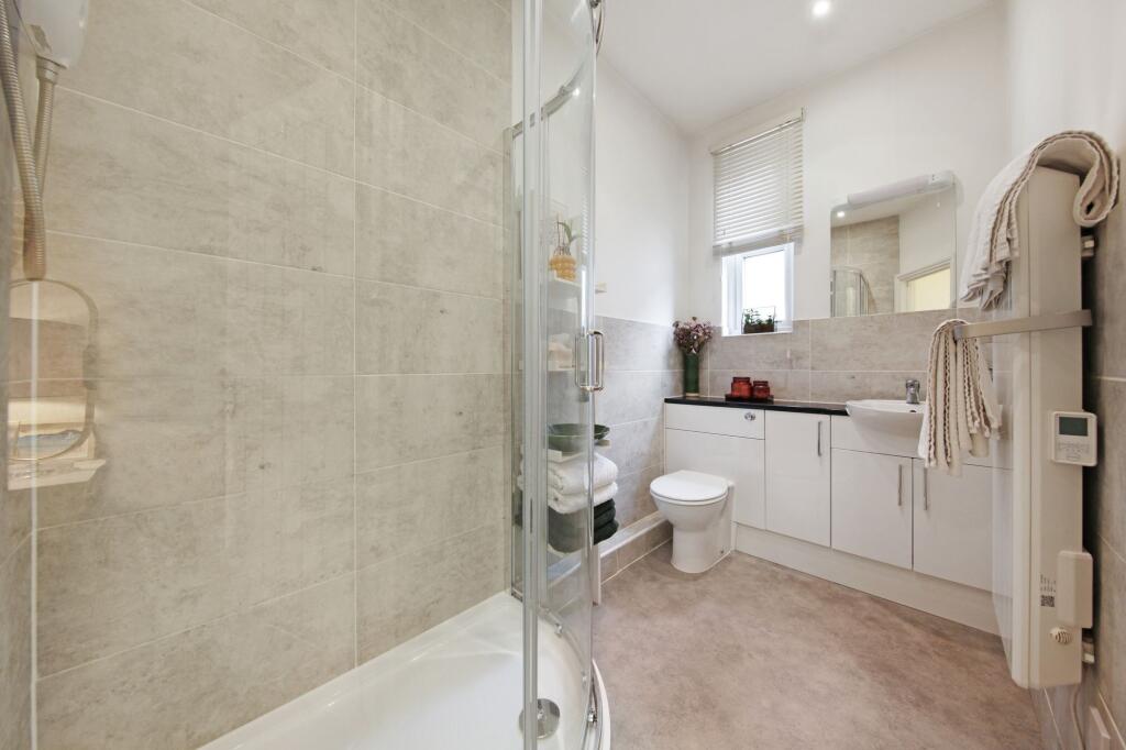 Apartment in Croydon - More