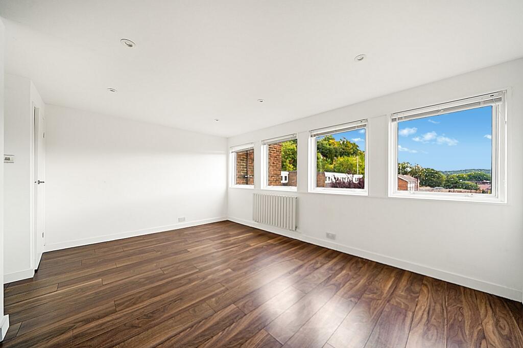 Apartment in Croydon - View 5