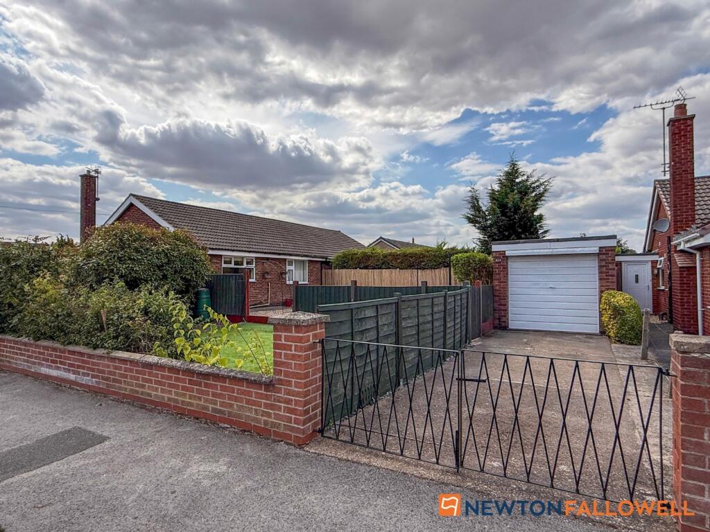 House in Newark and Sherwood, New Balderton, Balderton - View 3