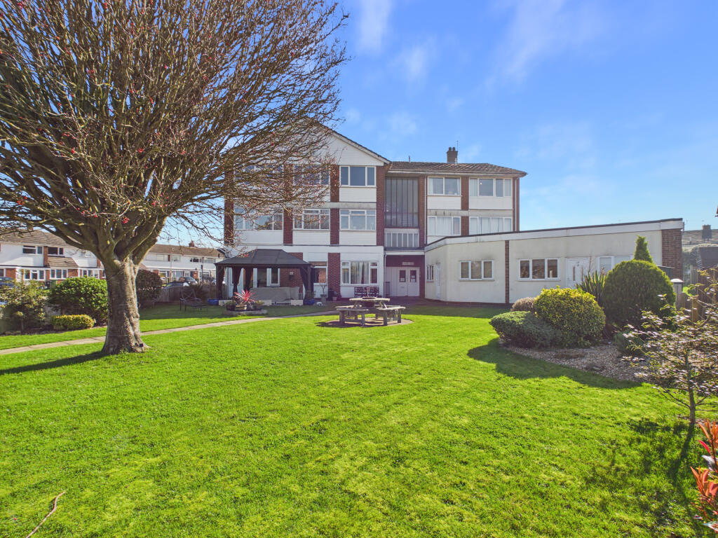 Main image of property: Glynswood House, Greenwood Meadow, Chinnor, Oxfordshire