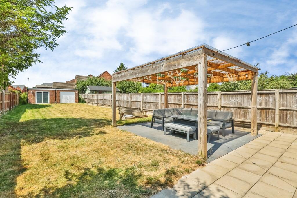 Watnall Road, Hucknall, Nottingham, Nottinghamshire, NG15 - View 3