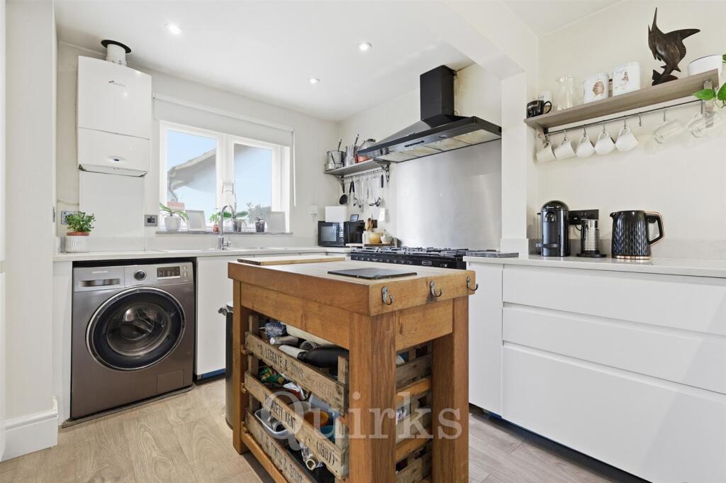 5, Petresfield Way photo 2